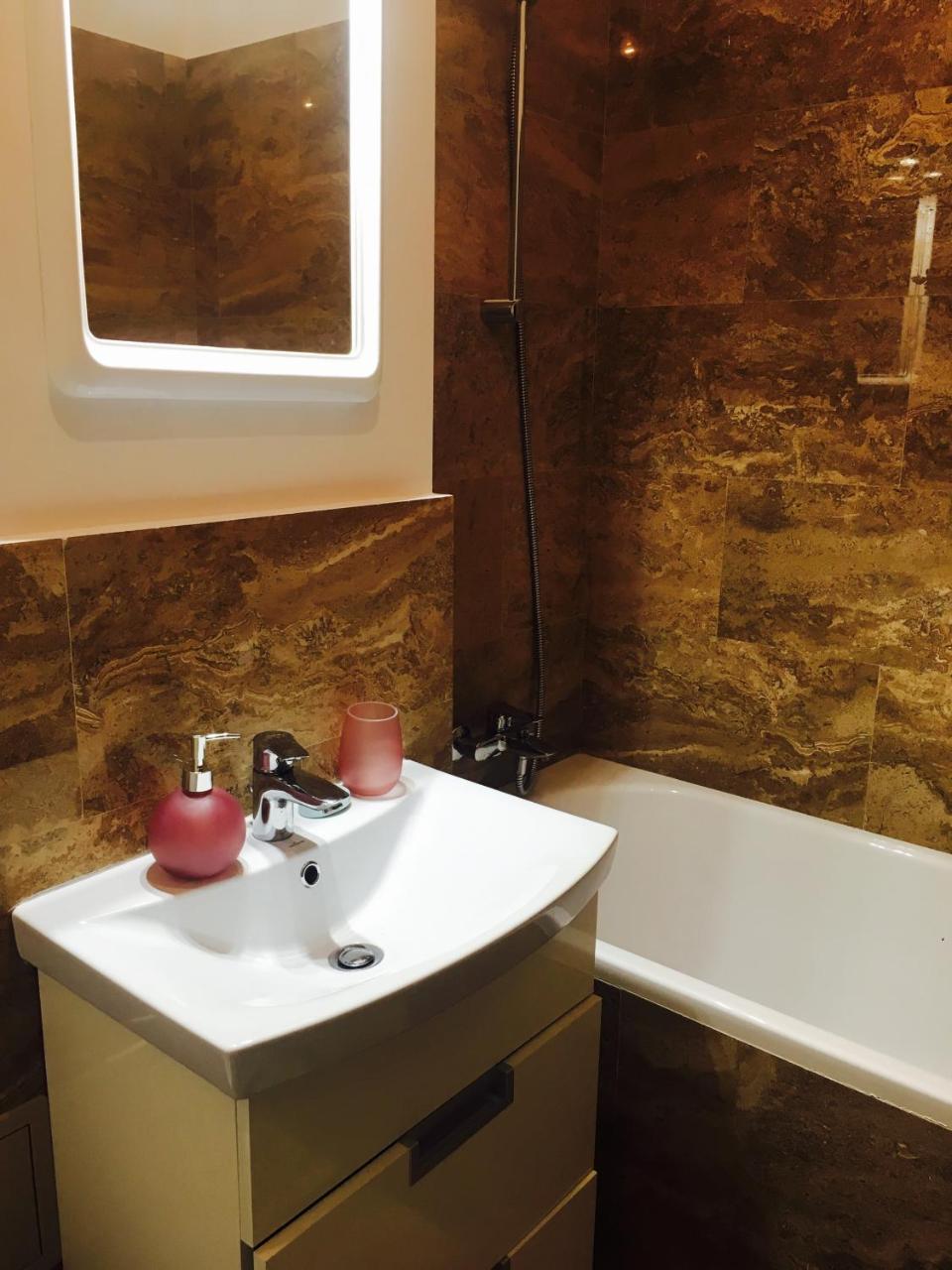 יאשי Bridge Tower Residence מראה חיצוני תמונה